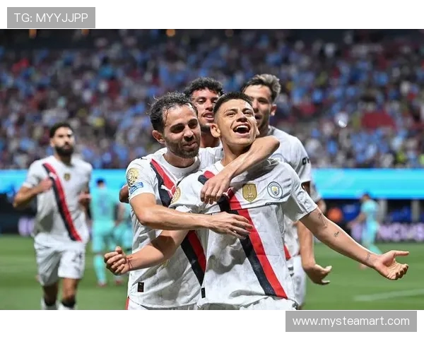 曼城世俱杯首战备战训练:新援谢尔基、赖因德斯合练亮相(1) 曼城世俱杯首战备战训练:新援谢尔基、赖因德斯合练亮相(1)